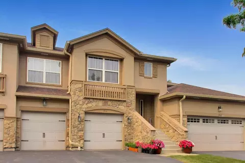 1960 Crenshaw Cir #1960, Vernon Hills, IL 60061