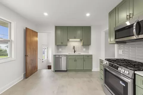 Kitchen - 1524 Harding Ave, Berkeley, IL 60163 photo 4 of 4