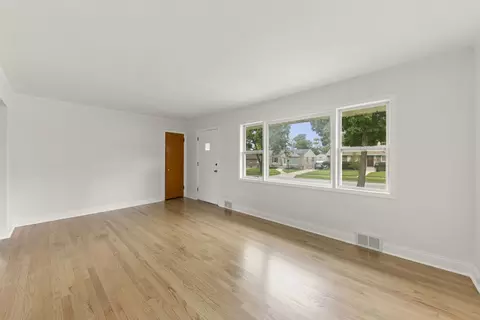 Living - 1524 Harding Ave, Berkeley, IL 60163 photo 5 of 5