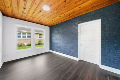 Other - 1430 Emmerson Ln, Mount Prospect, IL 60056 photo 3 of 8