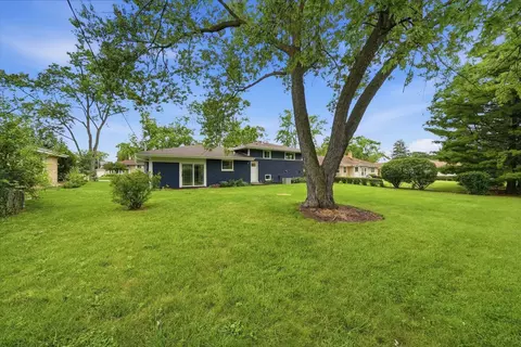 Exterior - 1430 Emmerson Ln, Mount Prospect, IL 60056 photo 5 of 5