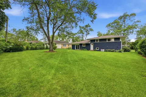 Exterior - 1430 Emmerson Ln, Mount Prospect, IL 60056 photo 3 of 5