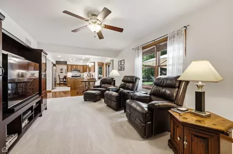 2920 Compton Rd, Aurora, IL 60504 photo 9