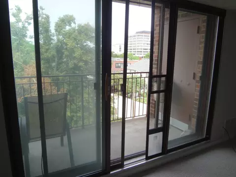 Exterior - 825 Pearson Ave #5D, Des Plaines, IL 60016 photo 2 of 2