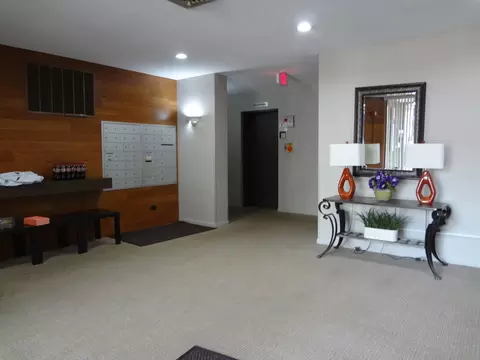Other - 825 Pearson Ave #5D, Des Plaines, IL 60016 photo 1 of 4