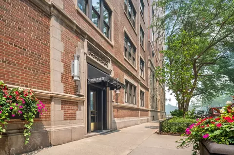 3800 N Lake Shore Dr #3G, Chicago, IL 60613