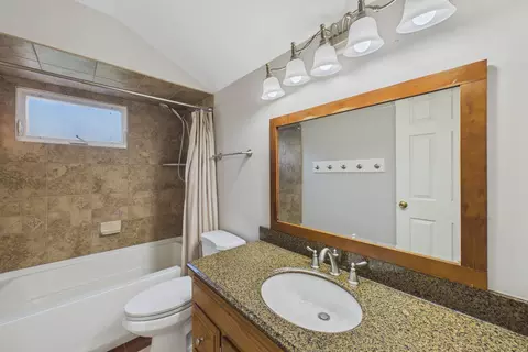 Bath - 416 Kenmore Ave, Deerfield, IL 60015 photo 1 of 2