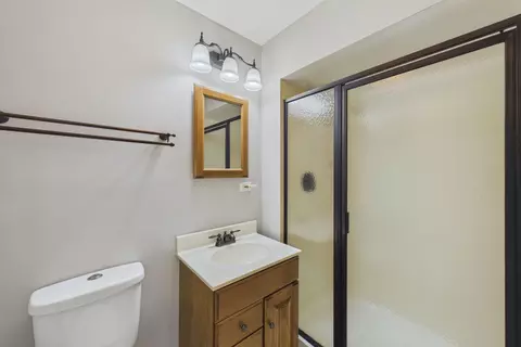 Bath - 416 Kenmore Ave, Deerfield, IL 60015 photo 2 of 2