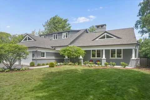 394 Ramsay Rd, Deerfield, IL 60015