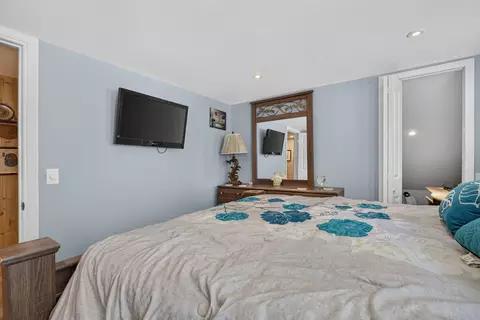 Bedroom - 940 E Main St, Ottawa, IL 61350 photo 4 of 6
