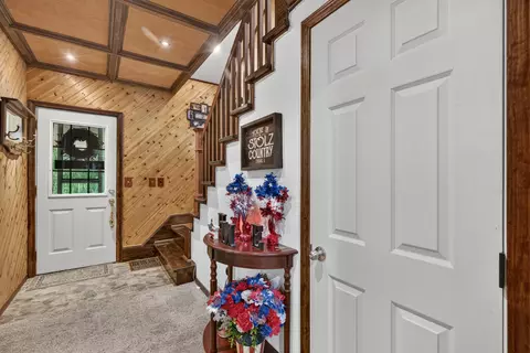 Entry Way - 940 E Main St, Ottawa, IL 61350 photo 3 of 4