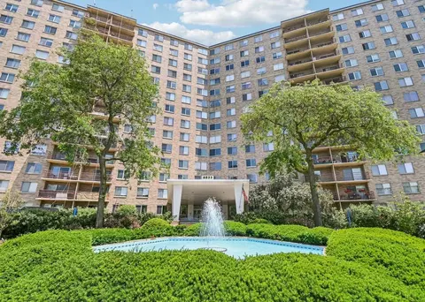 6833 N Kedzie Ave #504, Chicago, IL 60645