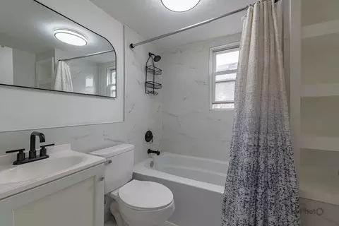 Bath - 7327 S Carpenter St, Chicago, IL 60621 photo 2 of 3