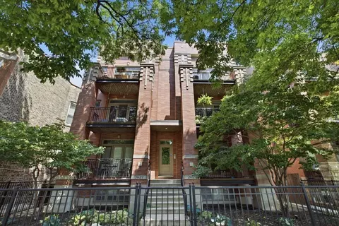 2627 N Sheffield Ave #301, Chicago, IL 60614