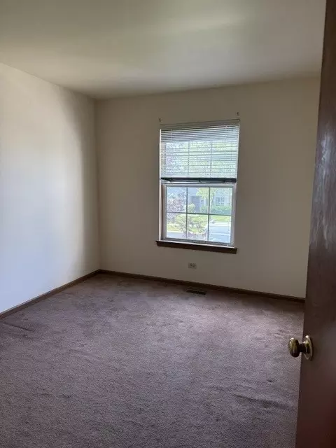 Bedroom - 1260 Trinity Dr, Carol Stream, IL 60188 photo 2 of 3