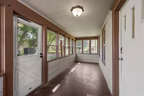 Exterior - 1815 4th St, Moline, IL 61265 photo 2 of 6
