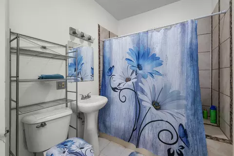 Bath - 1815 4th St, Moline, IL 61265 photo 1 of 1