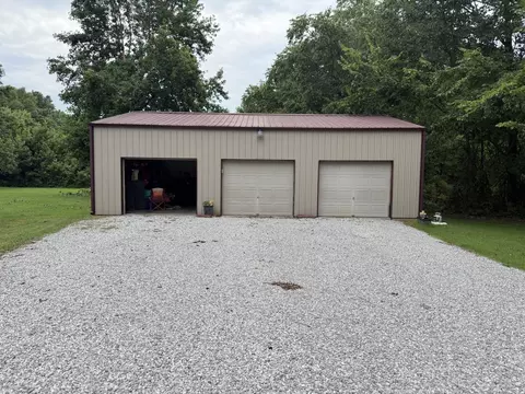 6671 Main St, Logan, IL 62856 photo 2