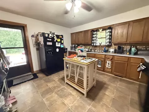 6671 Main St, Logan, IL 62856 photo 15