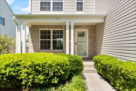 6413 Silver Ridge Dr, Plainfield, IL 60586 photo 2