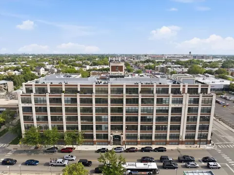 3963 W Belmont Ave #211, Chicago, IL 60618