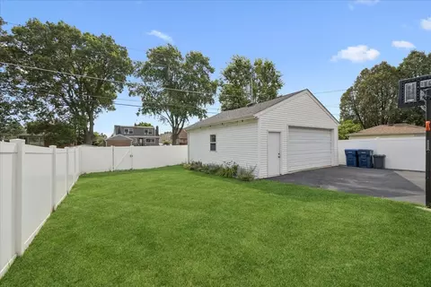 Exterior - 1527 N Wolf Rd, Berkeley, IL 60163 photo 4 of 5