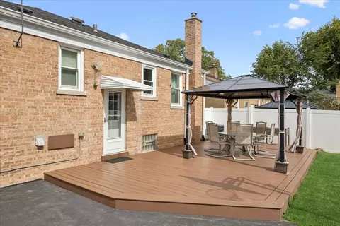 Exterior - 1527 N Wolf Rd, Berkeley, IL 60163 photo 3 of 5