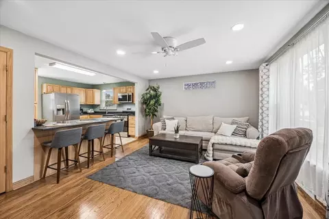 Living - 1527 N Wolf Rd, Berkeley, IL 60163 photo 2 of 5