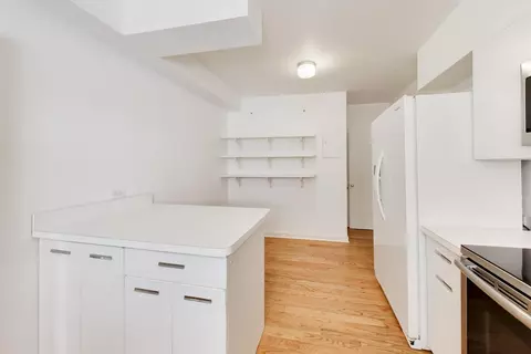 Kitchen - 1508 Hinman Ave #3A, Evanston, IL 60201 photo 3 of 3