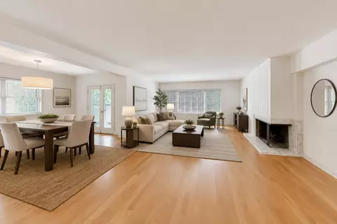 Living - 1508 Hinman Ave #3A, Evanston, IL 60201 photo 1 of 6