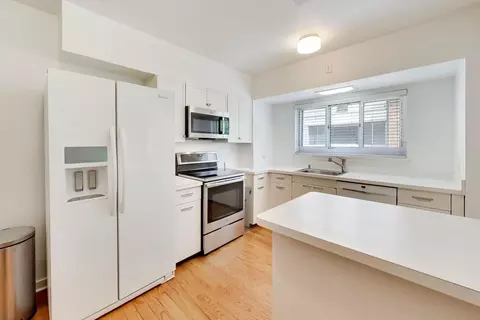 Kitchen - 1508 Hinman Ave #3A, Evanston, IL 60201 photo 1 of 3