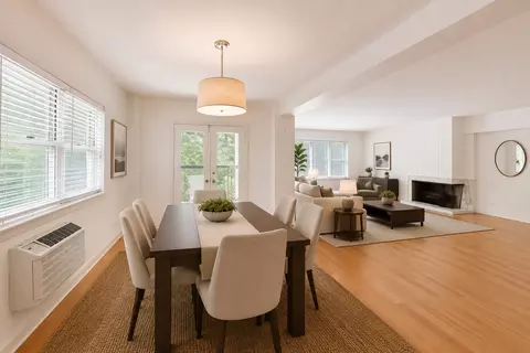 Dining - 1508 Hinman Ave #3A, Evanston, IL 60201 photo 1 of 1
