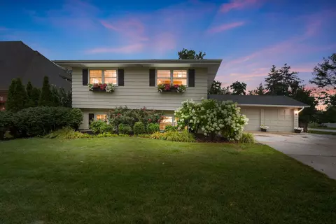 600 Sherman St, Downers Grove, IL 60515