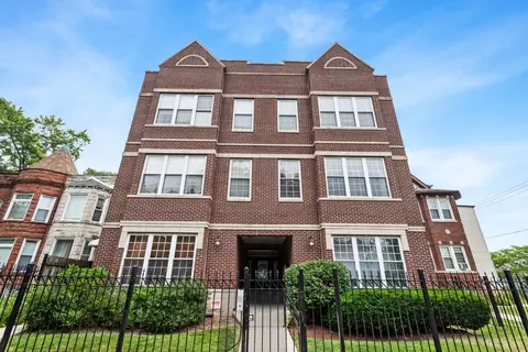 25 N Menard Ave #2S, Chicago, IL 60644