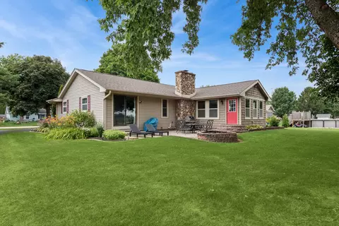 Exterior - 9761 Squire Ln, Belvidere, IL 61008 photo 4 of 5