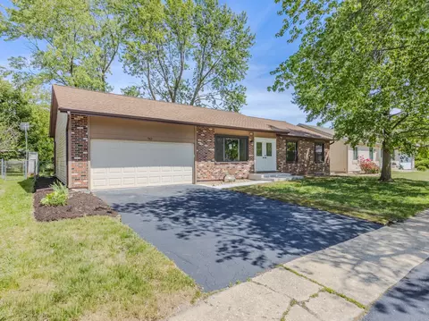 742 Voyager Dr, Bartlett, IL 60103 photo 2