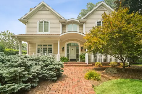 1600 N Vail Ave, Arlington Heights, IL 60004