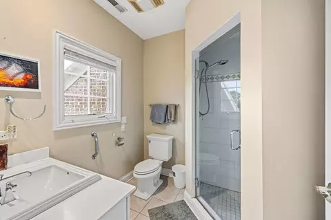 Bath - 632 Philip Dr, Bartlett, IL 60103 photo 1 of 10