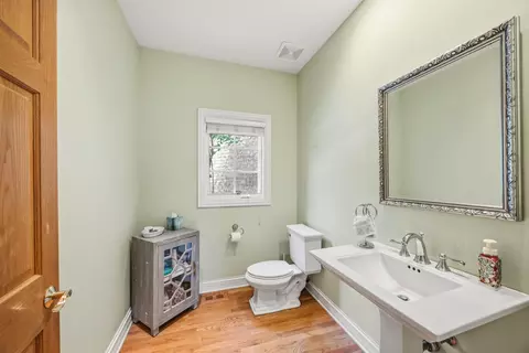 Bath - 632 Philip Dr, Bartlett, IL 60103 photo 2 of 10