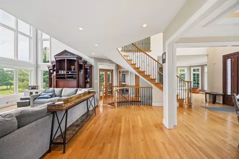 Entry Way - 632 Philip Dr, Bartlett, IL 60103 photo 1 of 4