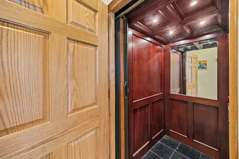 Entry Way - 632 Philip Dr, Bartlett, IL 60103 photo 2 of 4