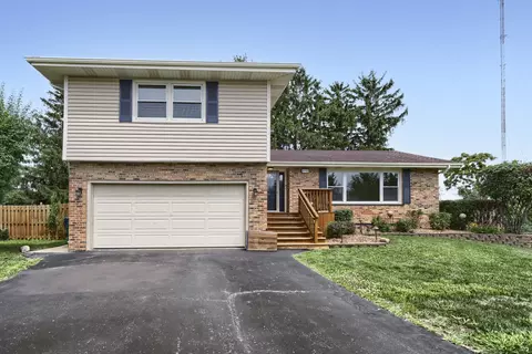 816 W Heritage Dr, Addison, IL 60101