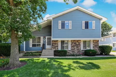 2401 Brunswick Cir #C, Woodridge, IL 60517