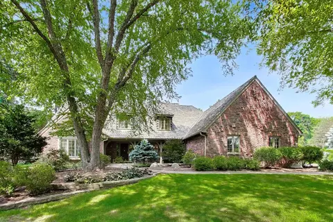 21952 W Pine Lake Cir, Kildeer, IL 60047