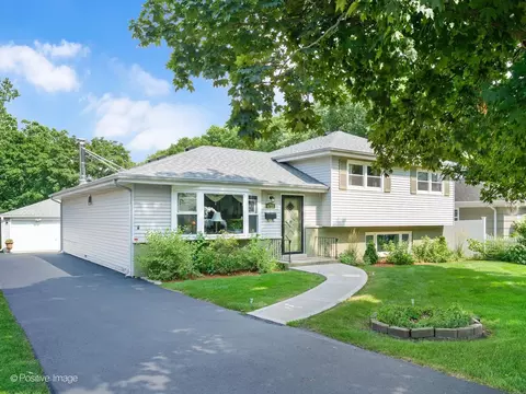 4733 S Pershing Ave, Downers Grove, IL 60515
