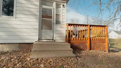 206 W 1st St, Lostant, IL 61334 photo 5