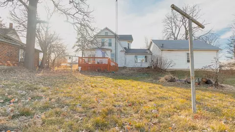 206 W 1st St, Lostant, IL 61334 photo 3
