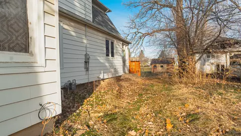 206 W 1st St, Lostant, IL 61334 photo 6