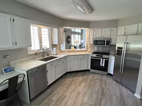 829 Kent Cir, Bartlett, IL 60103 photo 4