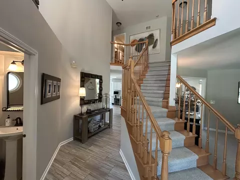829 Kent Cir, Bartlett, IL 60103 photo 3